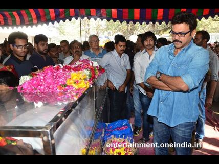 Photos: Tollywood Celebrities Pay Homage To Uday Kiran