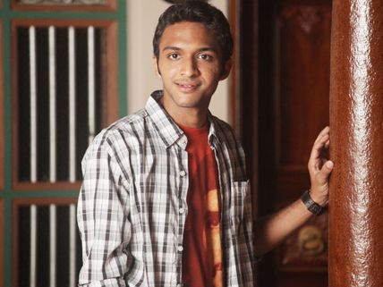 Nassar's Son Turns Bhasha