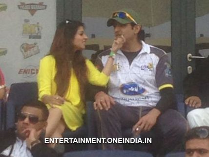 Armaan Kohli And Tanisha Mukherjee Indulge In PDA At CCL Match!