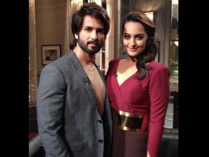 Koffee with Karan: Shahid Reads Girlfriend's Messages Secretly While Sonakshi...