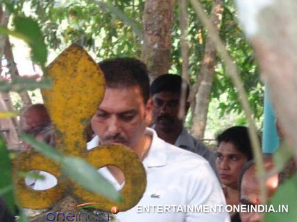 Photos: Cricketer Ravi Shastri In Vishnumurthy Temple, Karkala