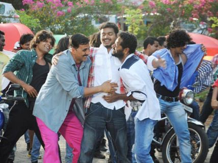 Vijay To Do Guest Appearance In Akshay Kumar's Holiday?