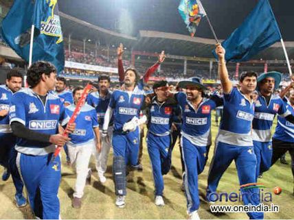 CCL4: Karnataka Bulldozers Beat Telugu Warriors By 6 Wickets, Enters Semi Finals