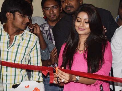Pics: Sneha Launches Tony & Guy Salon