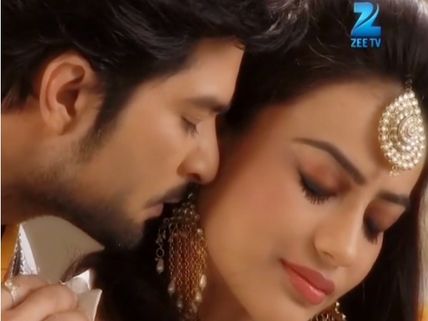 Qubool Hai: 19th February, Nikhat Is Buried!