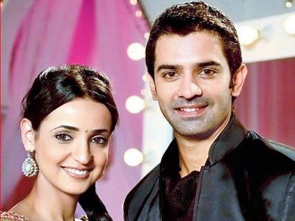 When Sanaya Irani And Barun Sobti Reunited At Daljeet's Baby Shower!