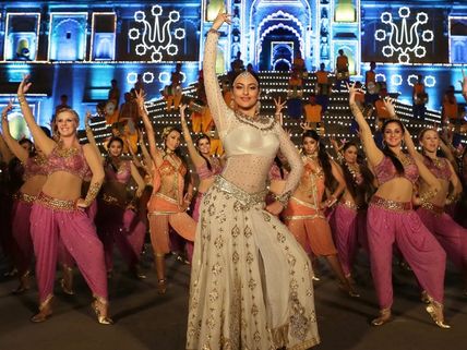 Sonam and Katrina Are Seniors: Sonakshi Sinha