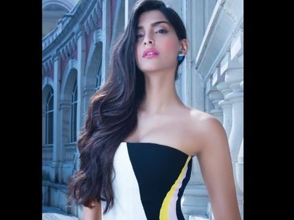 'Style Diva' Sonam Kapoor Voted As Teen Icon!