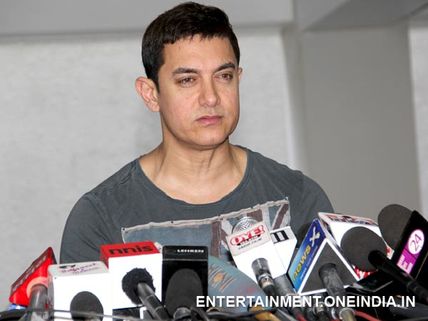 See Pics: Aamir Khan Celebrates His 49th Birthday With Fans!