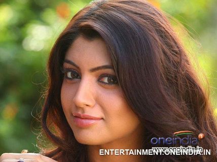 Akanksha Puri Says Mammootty Is Her Style Icon!