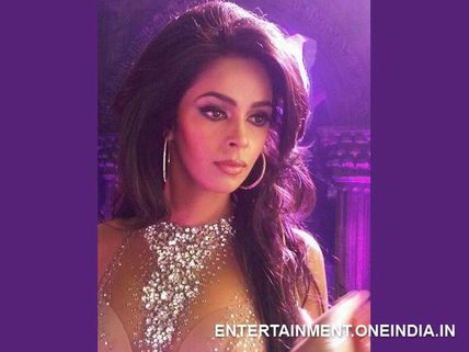 Mallika Sherawat Calls India 'Regressive' Towards Women!