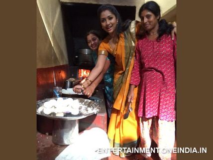 Navya Nair Loves Cooking!