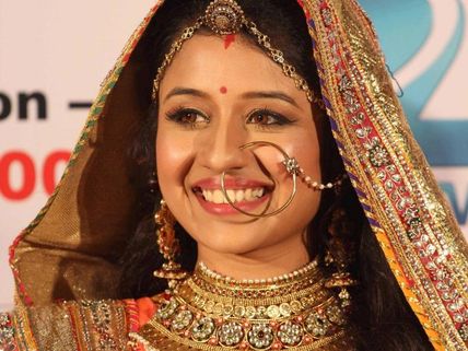 Confirmed: Paridhi Sharma Not Quitting Jodha Akbar!