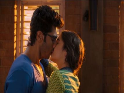 Jokes On Alia-Arjun Kissing Scenes In 2 States Continue!