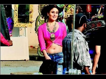 Kareena Kapoor Does Anything For Friends!