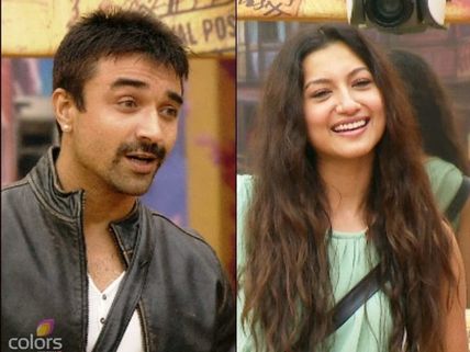 Khatron Ke Khiladi 5: Gauhar Khan Threatens To Quit When Ajaz Sings For Her! 
