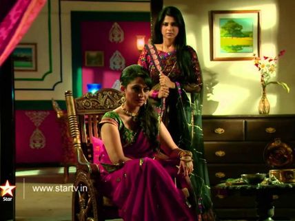 Saraswatichandra: 14th April; Guman Makes Kumud’s Family Homeless