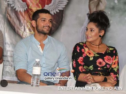 Photos: Diganth-Ragini Dwivedi In Yogaraj Bhat's Parapancha Movie Launch