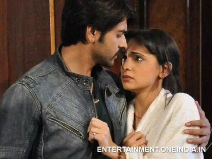 Rangrasiya: 23rd April; Rudra Confesses Paro’s Pains Makes Him Suffer
