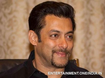 Salman, Jacqueline, Sajid, Meet The Press In Poland
