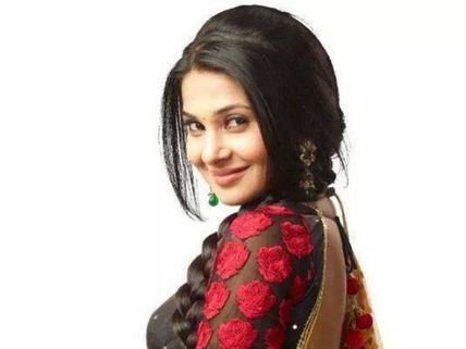 Saraswatichandra: 28th April; Kabir Plays The Dangerous Game Of Love