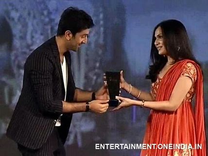 See Photo: Soundarya Rajinikanth With Ranbir Kapoor At NDTV Indian Awards
