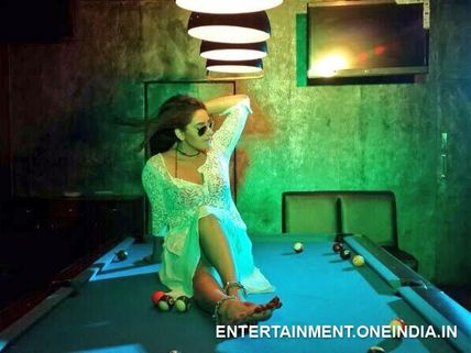 Photos: Ragini Dwivedi's Bold Avatar In Parapancha