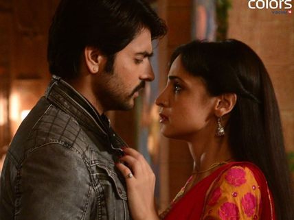 Rangrasiya: 6th May; Paro Getting Ready To Leave Rudra Soon!