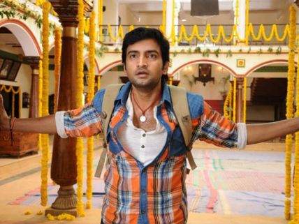 Santhanam's Vallavanuku Pullum Aayudham Releasing This Weekend