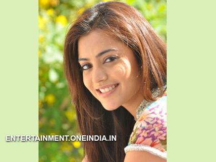 Kajal Aggarwal's Sissy Nisha Aggarwal To Make Mollywood Debut!