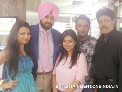 Photos: Kapil Dev On Kapil Sharma's Comedy Nights Sets!