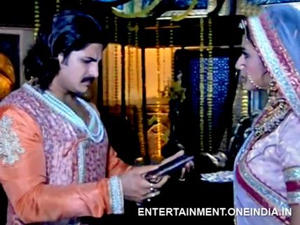 Jodha Akbar: 14th May; Jalal Asks Jodha To Whip Him For Hurting Her