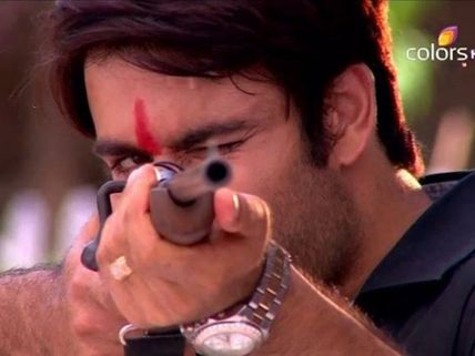 Madhubala - Ek Ishq Ek Junoon: 14th May; Madhu Cleverly Avoids Killing An Innocent Animal