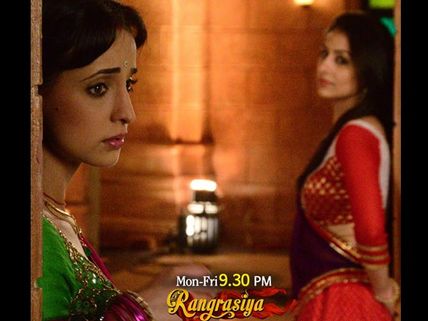Rangrasiya: 19th May; Paro Uncertain About Rudra's Feelings For Her, Avoids Him