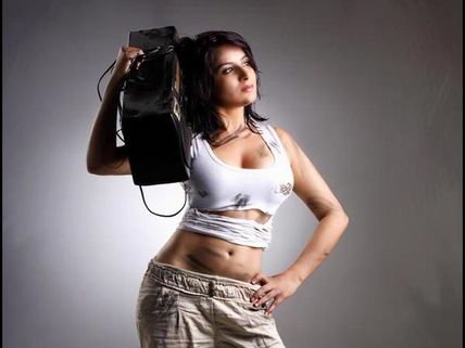Pooja Gandhi To Reduce Weight For Muthulakshmi!