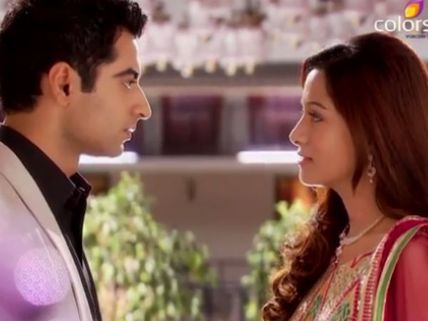 Beintehaa: 21st May; Zain And Aaliya Determined To Express Themselves (Pics)