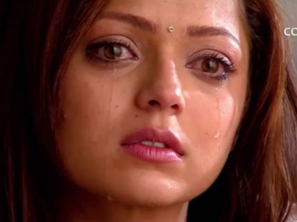 Madhubaala: Madhu Forced By Raja On Bhanu's Instructions!