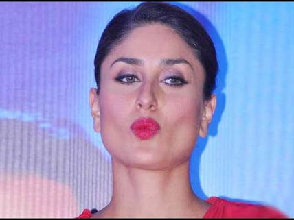 See Pics: Kareena Kapoor's Bash With Friends