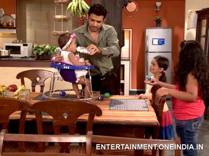 Yeh Hai Mohabbatein: 23rd June; Raman Handles Children, Makes Ishita Laugh Out Loud! (Pics)