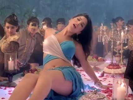 Watch Video: Sunny Leone 'Pink Lips' Now!