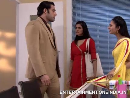 Yeh Hai Mohabbatein: 5th July; Ashok Informs Ishita About Raman Erasing CC TV Footage (Pics)