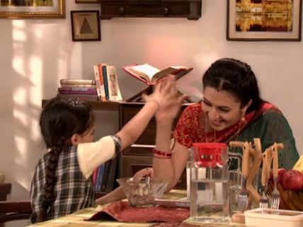 Yeh Hai Mohabbatein: 4th July; Ishita Convinces Ruhi For Picnic With Raman, Shagun, Adi (Pics)