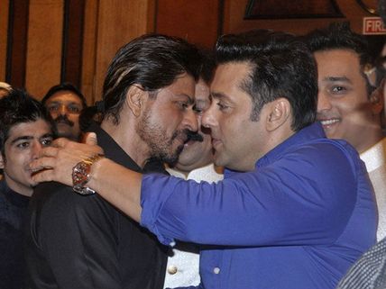 Hilarious #SRKhuggedSalman Jokes That Are Trending On Twitter