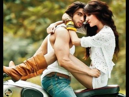 Flirty Pics Of Ranveer Singh With His Leading Ladies