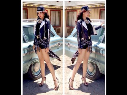 Sonakshi Gets Jazzy For Honey Singh's Video