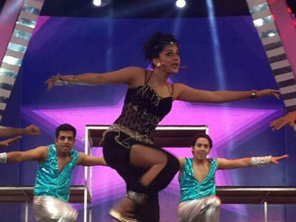 Photos: Stars’ Performances At 61st South Filmfare Awards 2013
