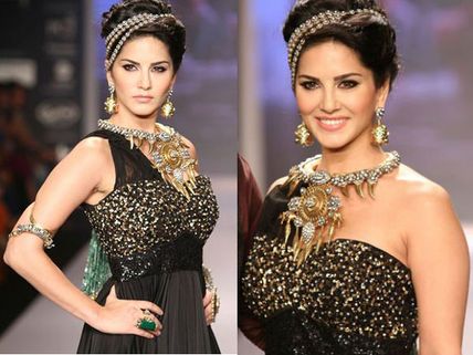 Sunny Leone Enjoys Turning Showstopper At IIJW 2014