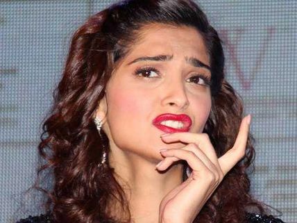 Funny Faces Of Sonam Kapoor Captured