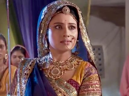 Jodha Akbar: 15th July; Abul Mali Attacks Haram, Jodha Encourages Queens To Fight Him (Photos)