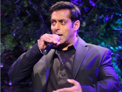 Breaking News: Salman Khan Can't Be Replaced On Bigg Boss 8, So He's Hosting Again!
